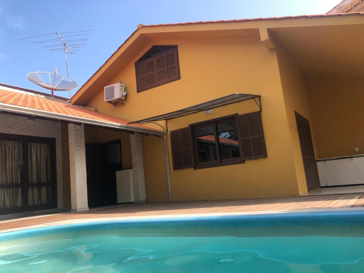 Linda casa com piscina em Bombinhas, espaço inteiro Exterior foto