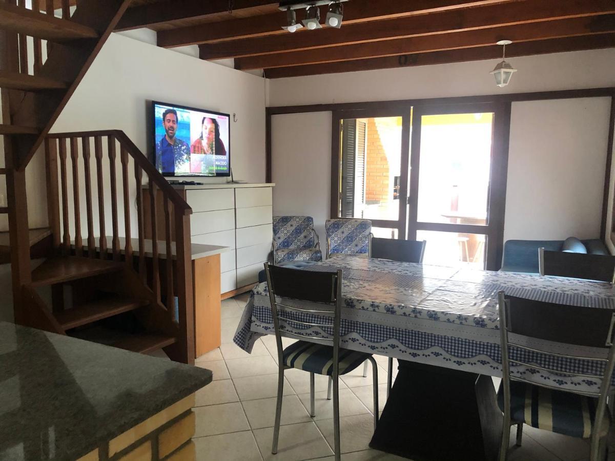 Linda casa com piscina em Bombinhas, espaço inteiro Exterior foto