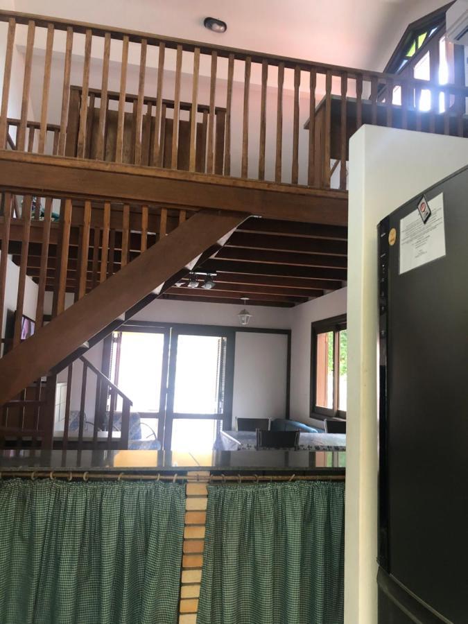 Linda casa com piscina em Bombinhas, espaço inteiro Exterior foto