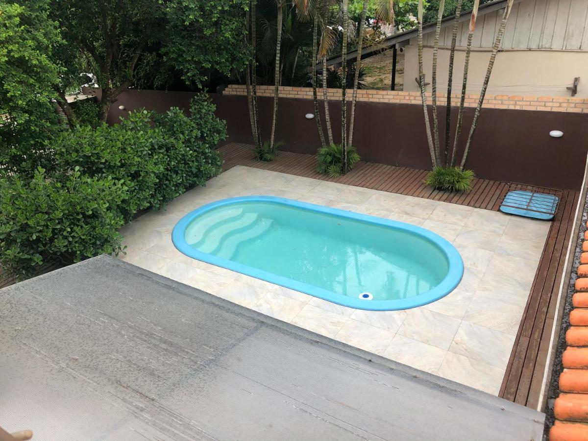 Linda casa com piscina em Bombinhas, espaço inteiro Exterior foto
