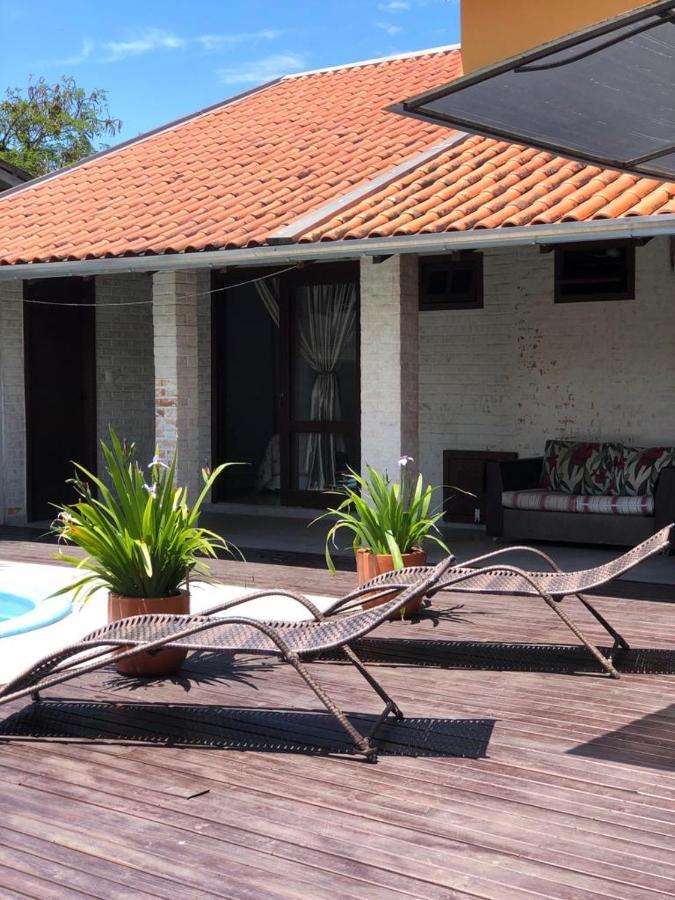 Linda casa com piscina em Bombinhas, espaço inteiro Exterior foto
